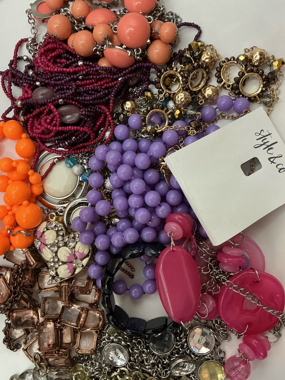 50 PIECE LOT NICE COSTUME JEWELRY WEARABLE, UNTANGLED, CONDITION, NO JUNK! - Picture 3 of 10